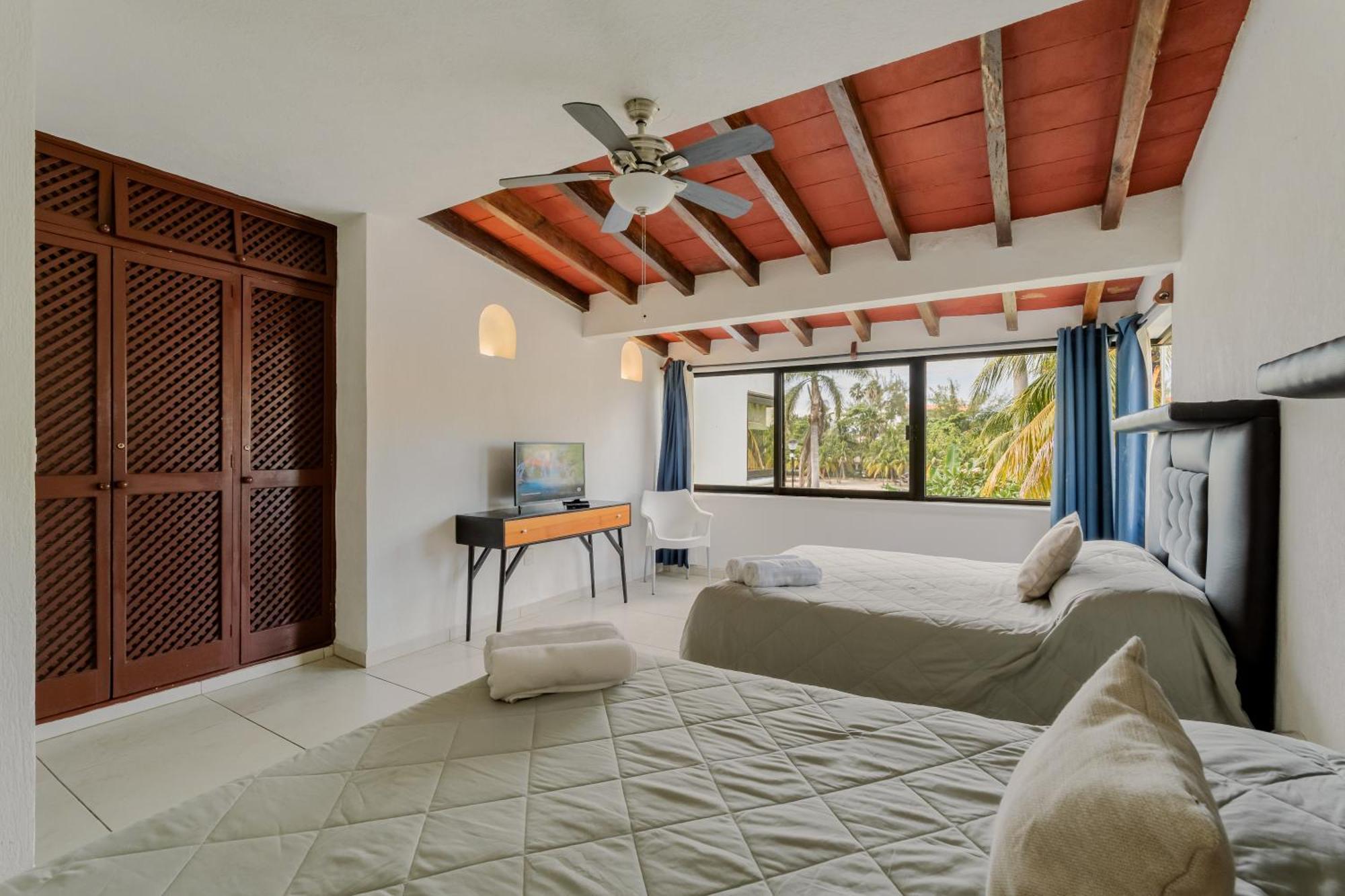 Chic Lagoon Front Villa By Casa Paraiso Cancún Esterno foto